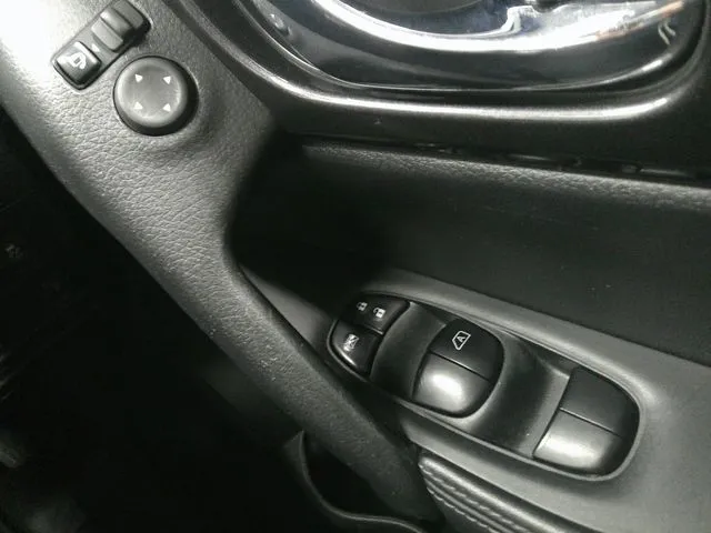 エクストレイル　４ＷＤ（ニッサン）の車両写真