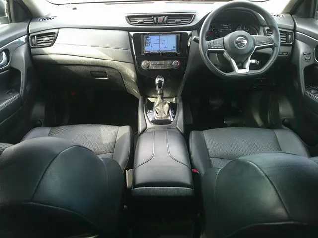 エクストレイル　４ＷＤ（ニッサン）の車両写真