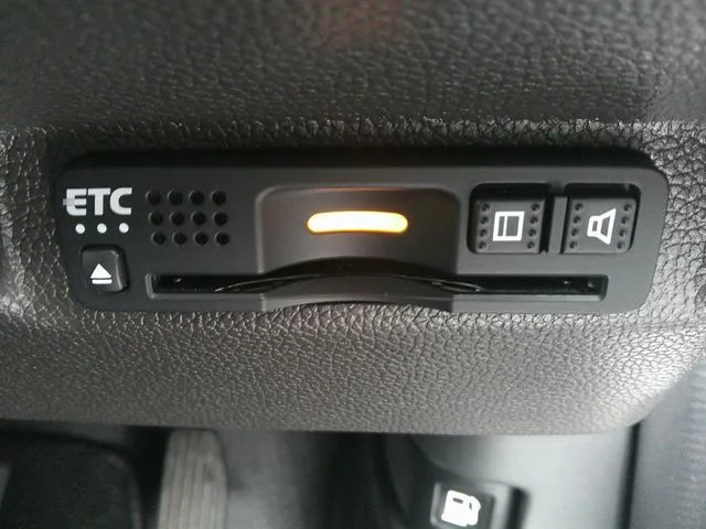 ホンダ　フリードプラス　ハイブリッド　４ＷＤ