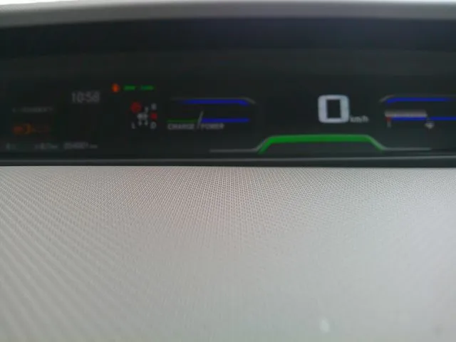 ホンダ　フリードプラス　ハイブリッド　４ＷＤ