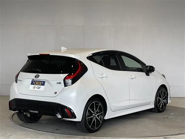 トヨタ　アクア