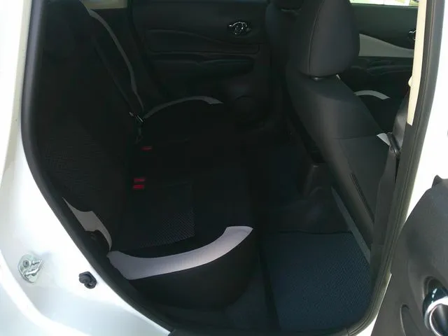 ノート　４ＷＤ（ニッサン）の車両写真