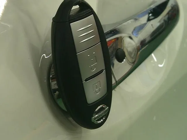 ノート　４ＷＤ（ニッサン）の車両写真