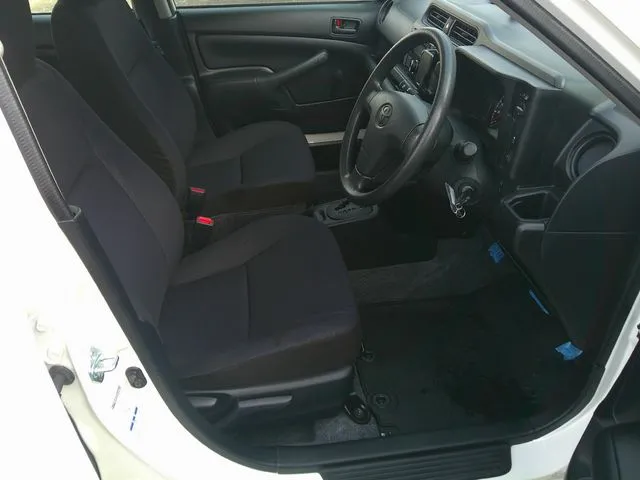 トヨタ　プロボックスバン　４ＷＤ