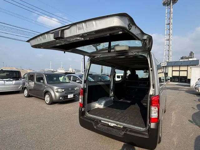 ＮＶ３５０キャラバン　１．２ｔ（ニッサン）の車両写真