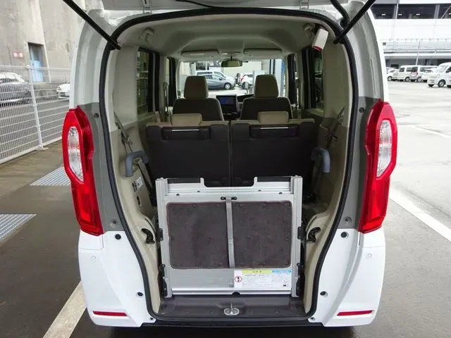 ホンダ　Ｎ　ＢＯＸ