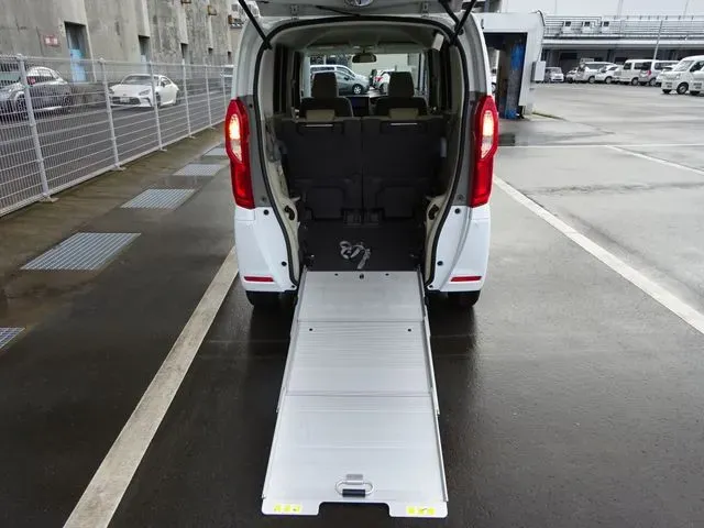ホンダ　Ｎ　ＢＯＸ