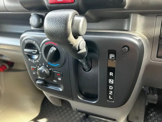 エブリイバン（スズキ）の車両写真