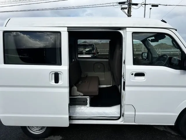 エブリイバン（スズキ）の車両写真