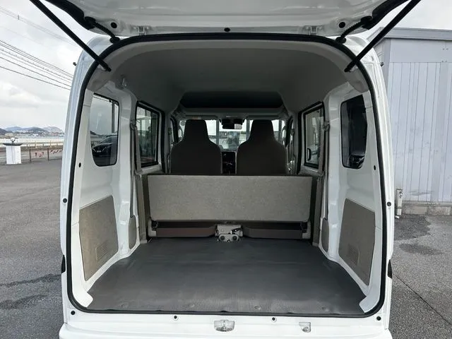 エブリイバン（スズキ）の車両写真