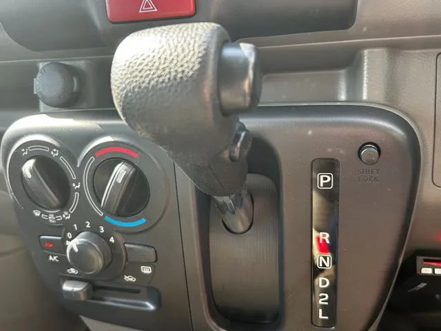 エブリイバン（スズキ）の車両写真