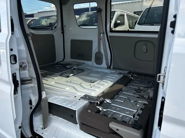 エブリイバン（スズキ）の車両写真