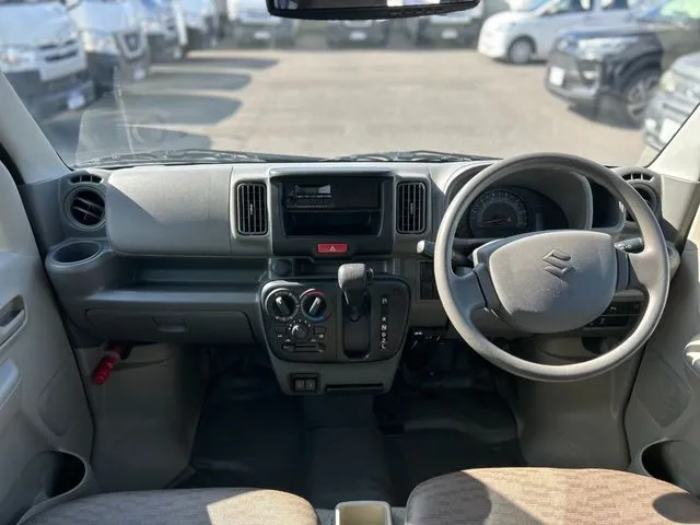 エブリイバン（スズキ）の車両写真