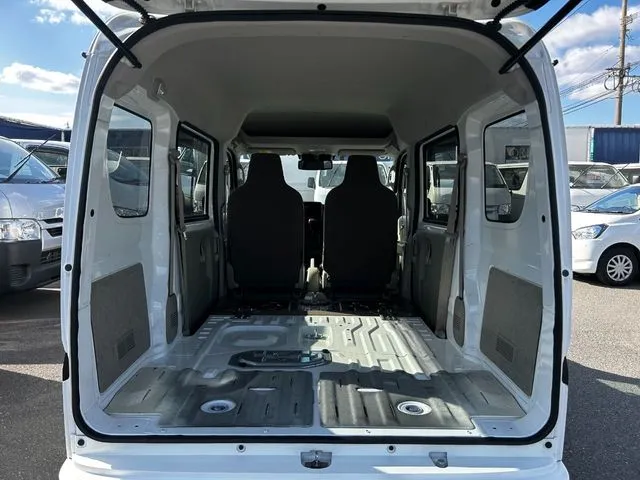 エブリイバン（スズキ）の車両写真