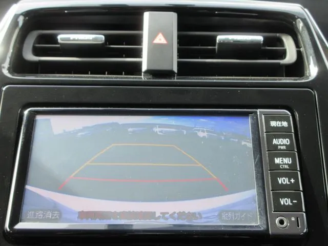 プリウス（トヨタ）の車両写真