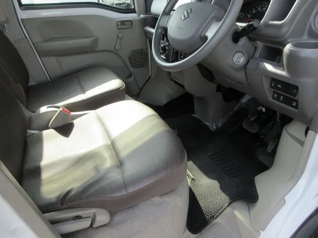 エブリイバン　４ＷＤ（スズキ）の車両写真