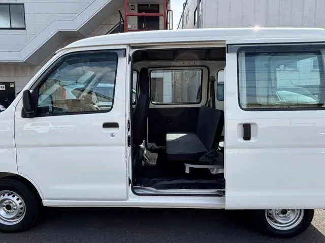 ハイゼットカーゴ（ダイハツ）の車両写真