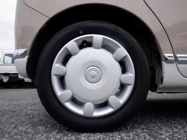 ムーヴ キャンバス(ダイハツ)の車両写真