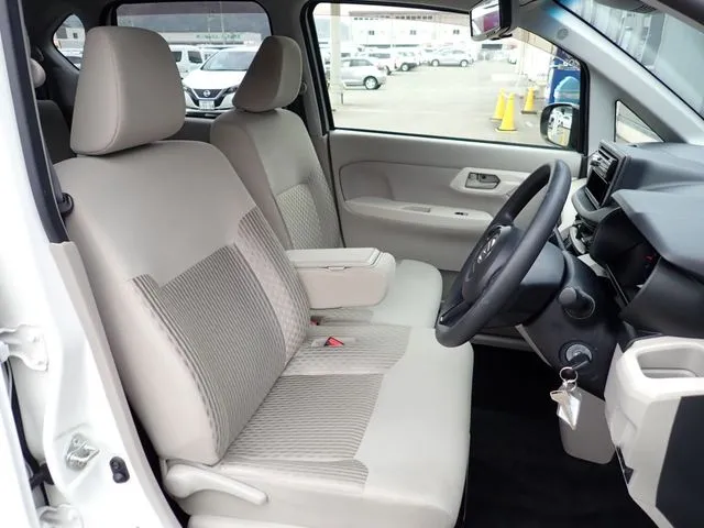 ムーヴ(ダイハツ)の車両写真