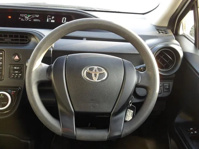 トヨタ　アクア