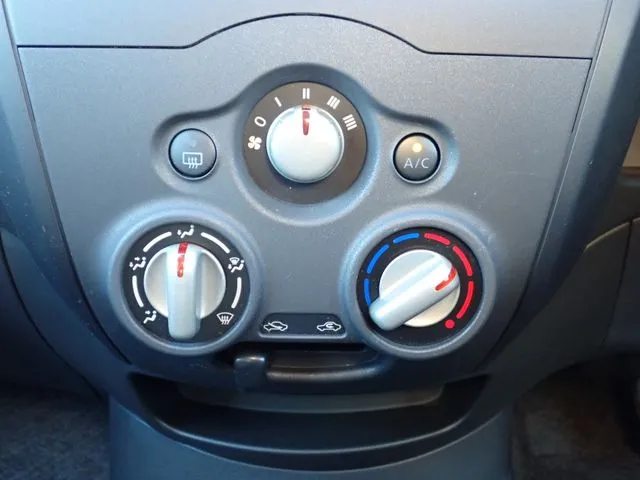 ノート（ニッサン）の車両写真