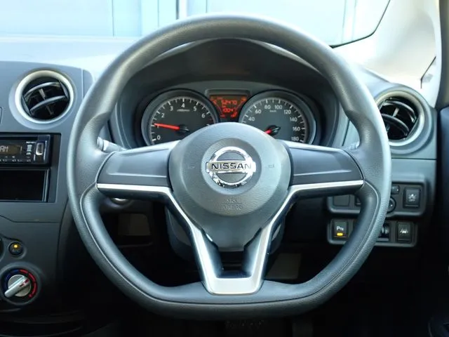 ノート（ニッサン）の車両写真