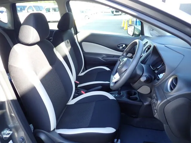 ノート（ニッサン）の車両写真