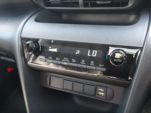 ヤリスクロス　ハイブリッド（トヨタ）の車両写真