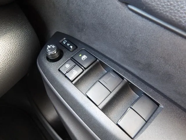 ヤリスクロス　ハイブリッド（トヨタ）の車両写真