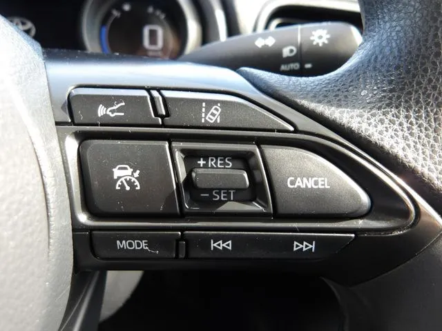 ヤリスクロス　ハイブリッド（トヨタ）の車両写真