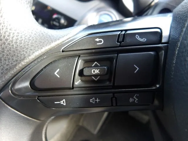 ヤリスクロス　ハイブリッド（トヨタ）の車両写真