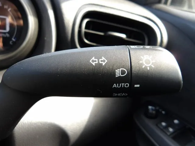 ヤリスクロス　ハイブリッド（トヨタ）の車両写真