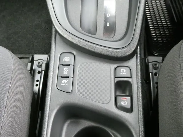 ヤリスクロス　ハイブリッド（トヨタ）の車両写真