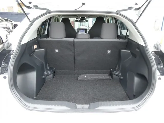 ヤリスクロス　ハイブリッド（トヨタ）の車両写真