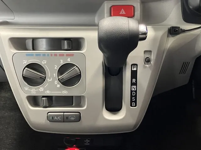 ダイハツ　ミラ　イース