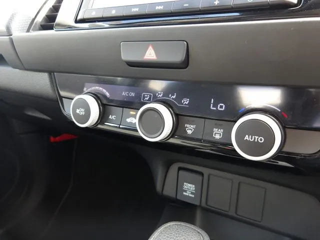 フィット　ｅ：ＨＥＶ（ホンダ）の車両写真