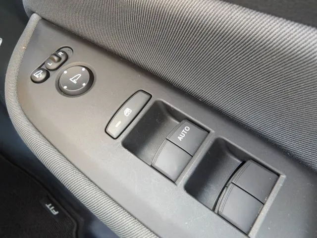 フィット　ｅ：ＨＥＶ（ホンダ）の車両写真