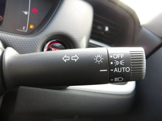 フィット　ｅ：ＨＥＶ（ホンダ）の車両写真