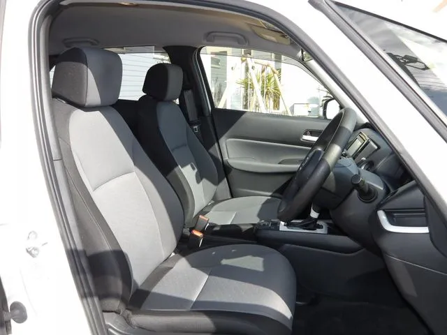 フィット　ｅ：ＨＥＶ（ホンダ）の車両写真