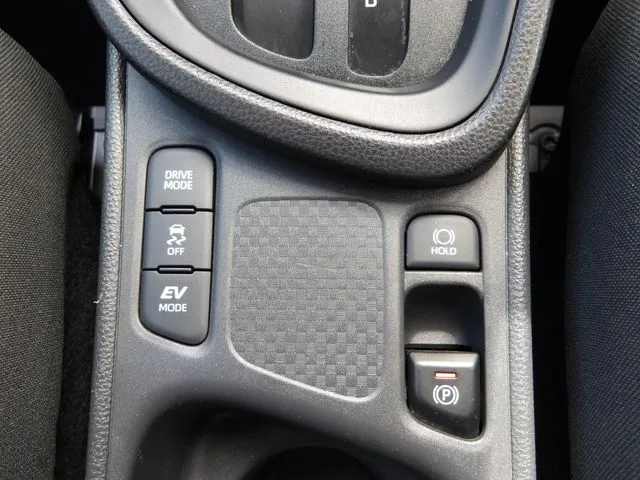 ヤリスクロス　ハイブリッド（トヨタ）の車両写真