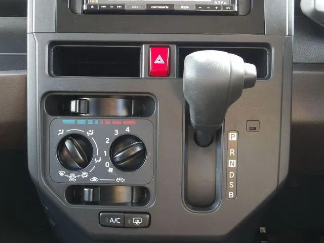 トール（ダイハツ）の車両写真