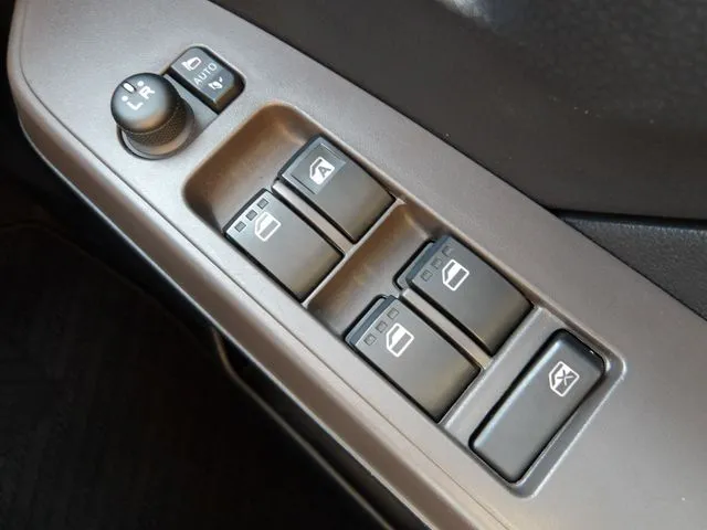 トール（ダイハツ）の車両写真