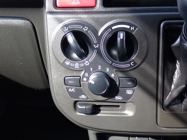 アルト　４ＷＤ（スズキ）の車両写真