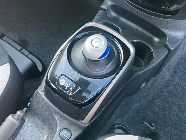 ノート　４ＷＤ（ニッサン）の車両写真