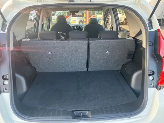 ノート　４ＷＤ（ニッサン）の車両写真