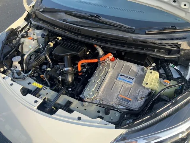 ノート　４ＷＤ（ニッサン）の車両写真