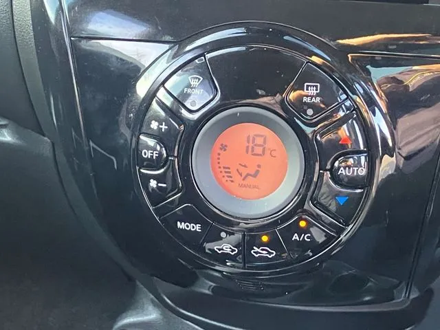 ノート　４ＷＤ（ニッサン）の車両写真