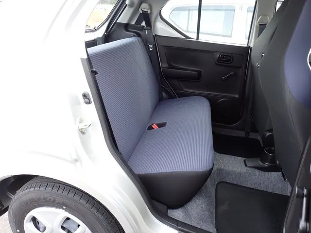 アルト　４ＷＤ（スズキ）の車両写真