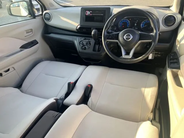 デイズ　４ＷＤ（ニッサン）の車両写真