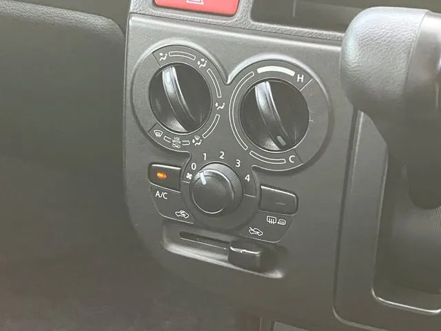 アルト　４ＷＤ（スズキ）の車両写真